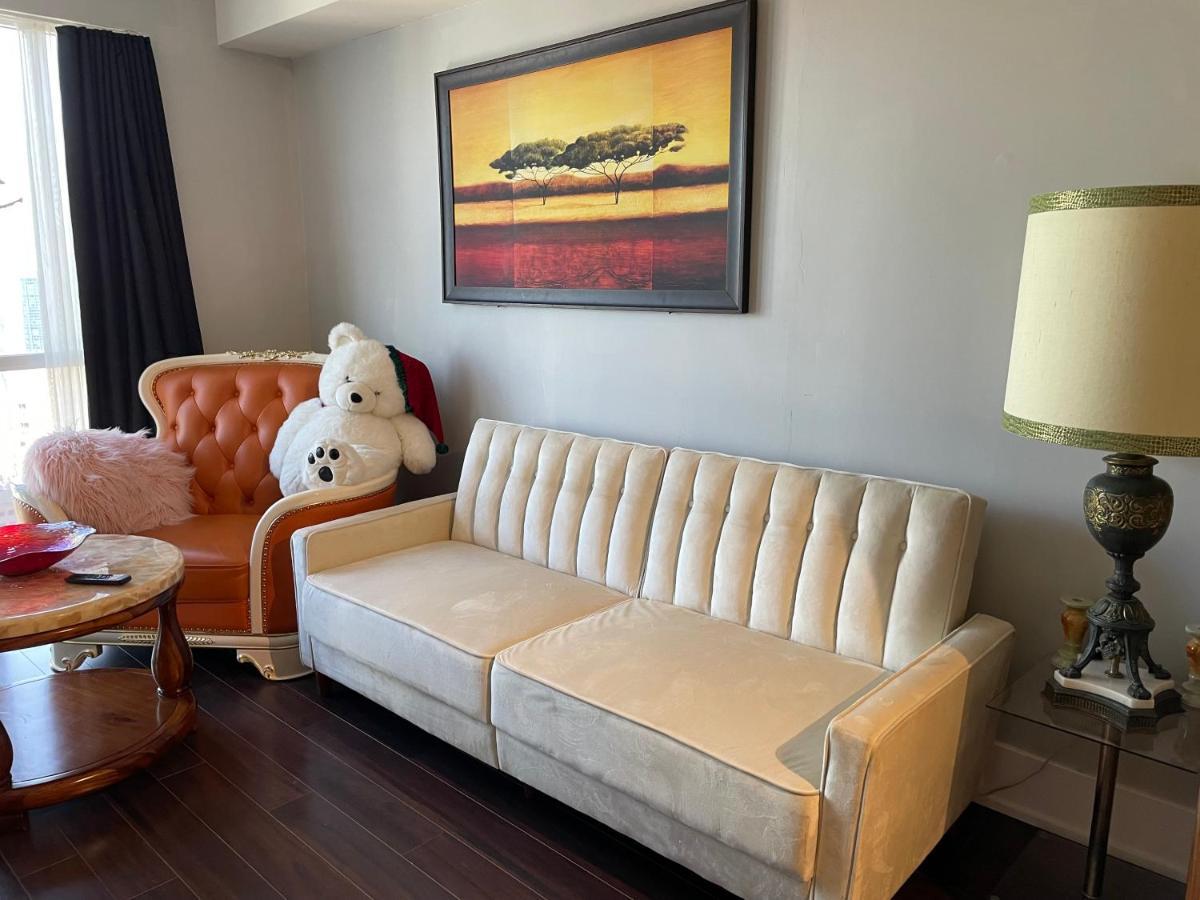 Luxury Condo With Cn Tower View โตรอนโต ภายนอก รูปภาพ