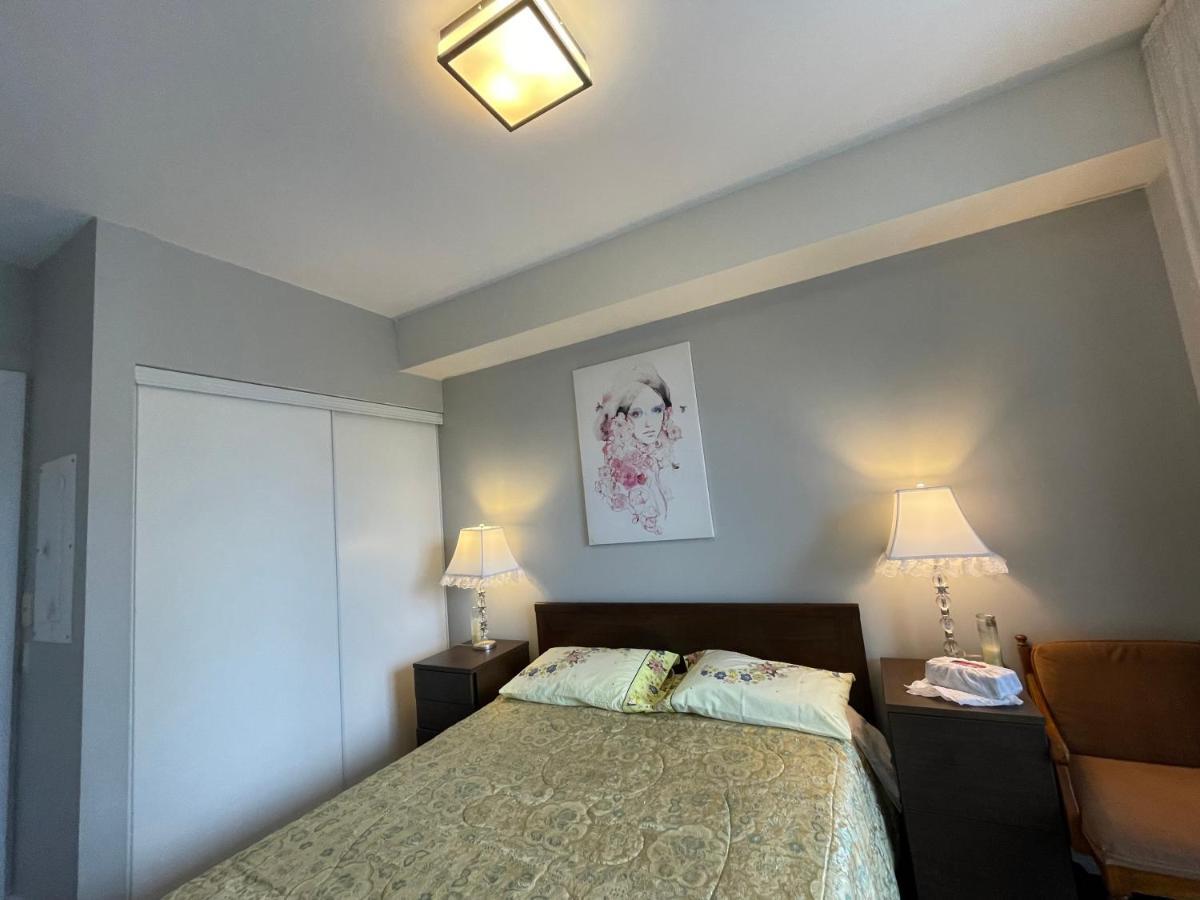 Luxury Condo With Cn Tower View โตรอนโต ภายนอก รูปภาพ