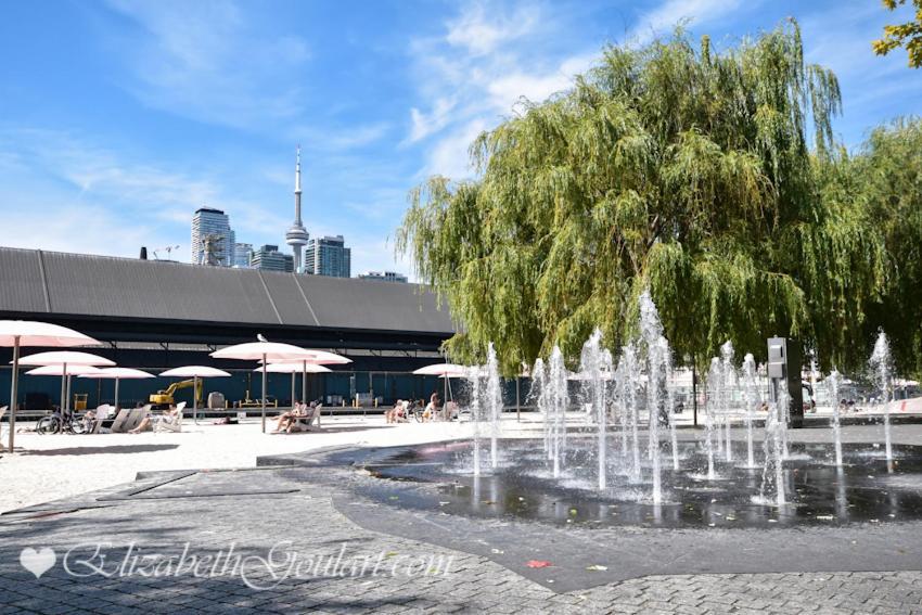 Luxury Condo With Cn Tower View โตรอนโต ภายนอก รูปภาพ